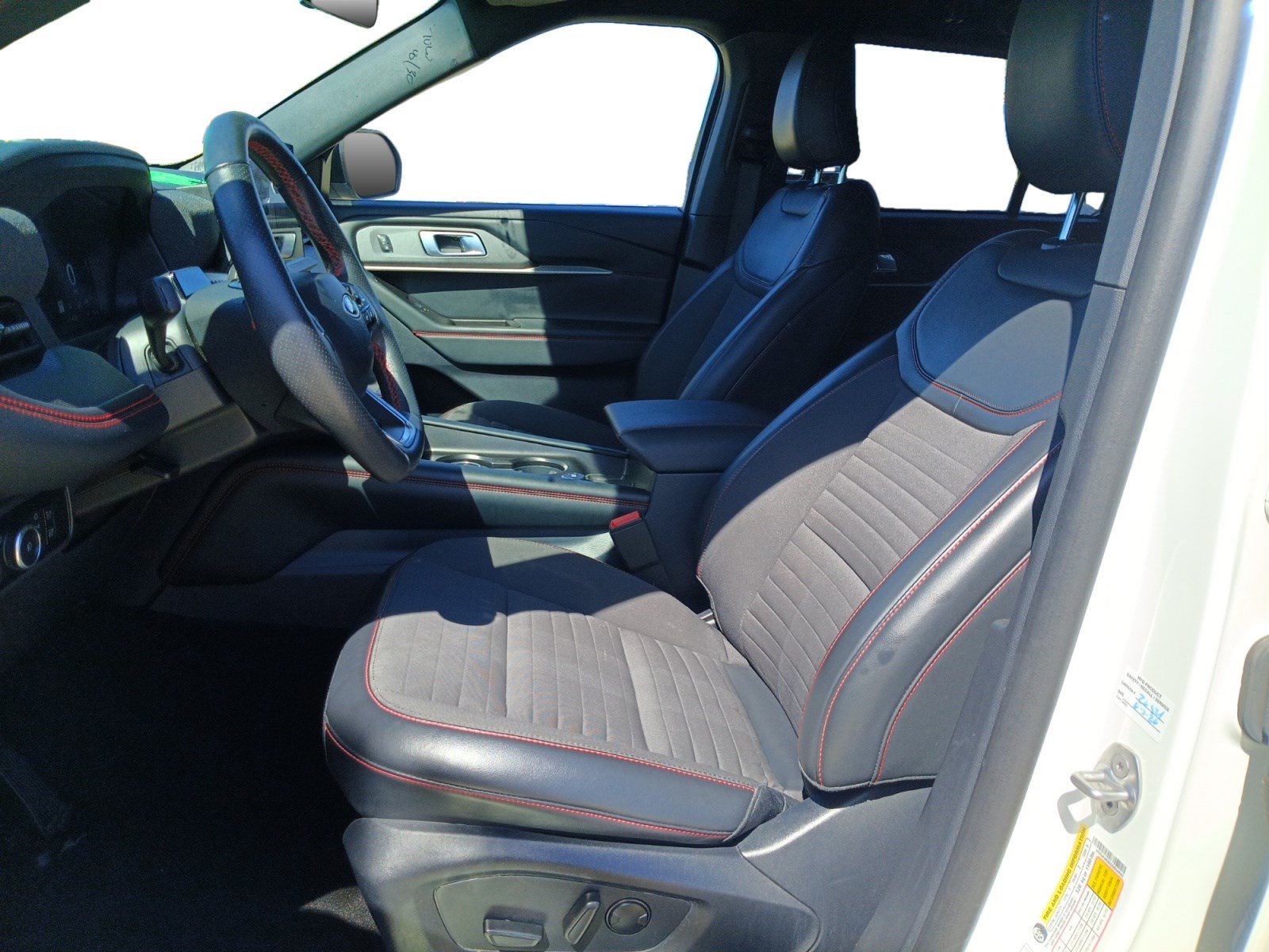 Certified 2025 Ford Explorer ST-Line w/ ST-Line Street Pack AWD/4WD image 11