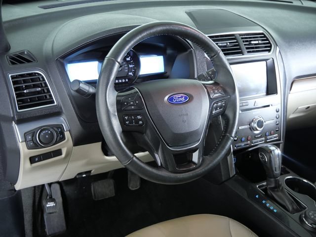 Certified 2018 Ford Explorer Limited w/ Equipment Group 301A AWD/4WD image 18