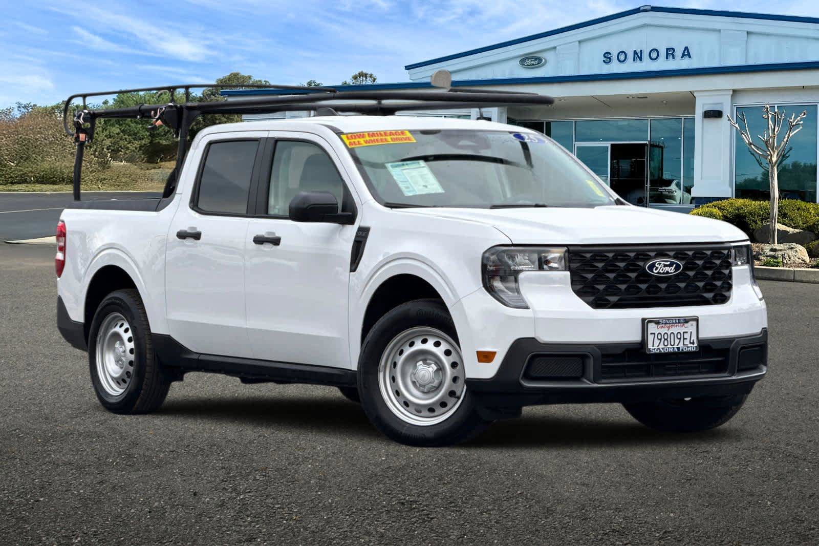Certified 2025 Ford Maverick XLT w/ Equipment Group 302A AWD/4WD image 2