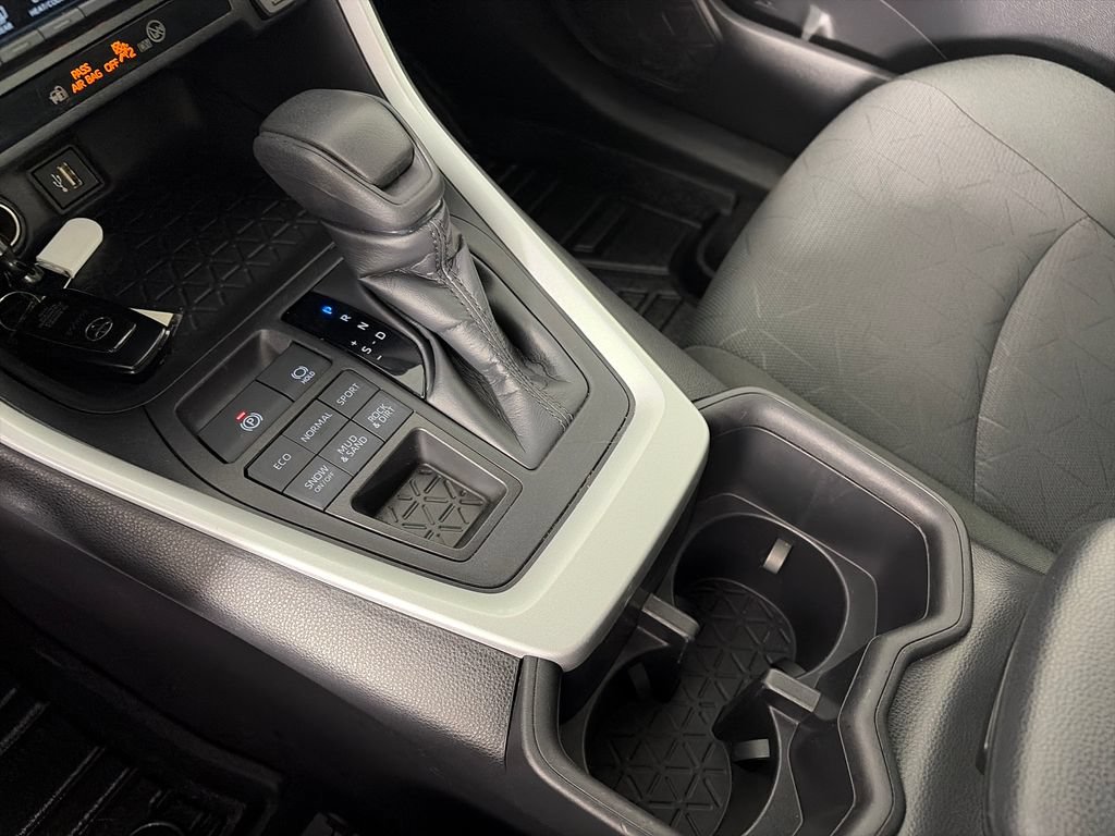 Used 2024 Toyota RAV4 XLE AWD/4WD image 20