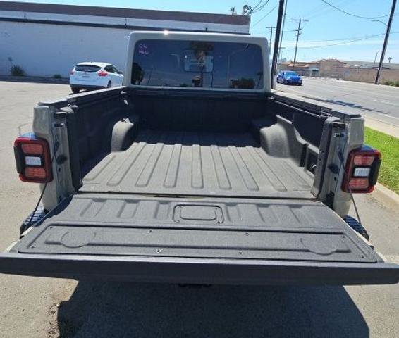 Used 2020 Jeep Gladiator Rubicon AWD/4WD image 5