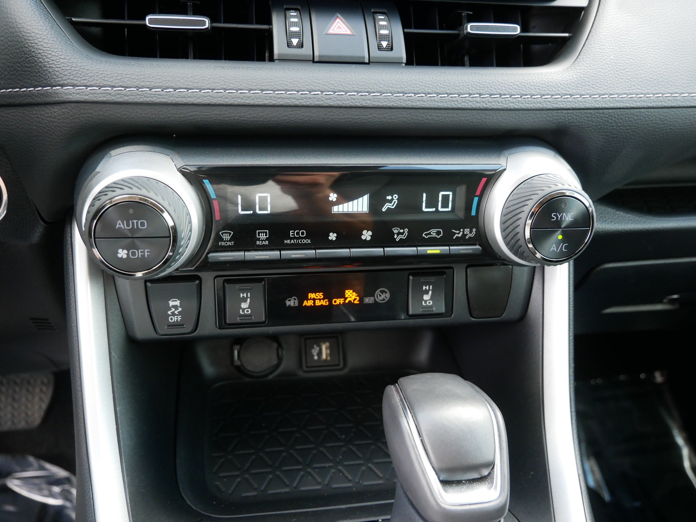Used 2024 Toyota RAV4 XLE Premium w/ Weather Package AWD/4WD image 23