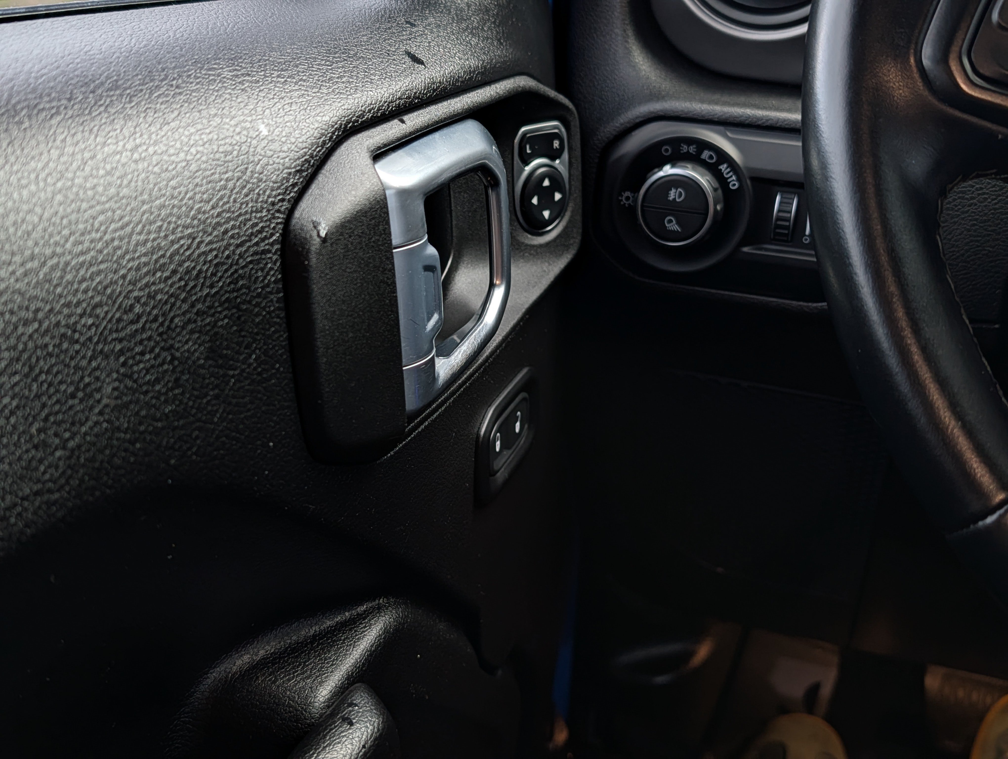 Used 2021 Jeep Gladiator Sport AWD/4WD image 26