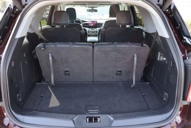 Certified 2022 Ford Explorer XLT w/ Equipment Group 202A image 27