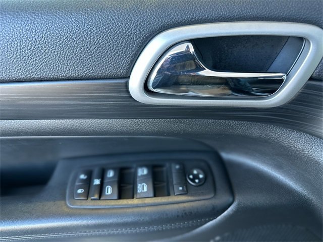 Used 2020 Jeep Grand Cherokee Laredo image 14