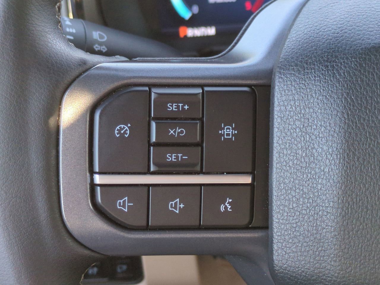 Certified 2025 Ford F350 Lariat w/ Tremor Off-Road Package image 24