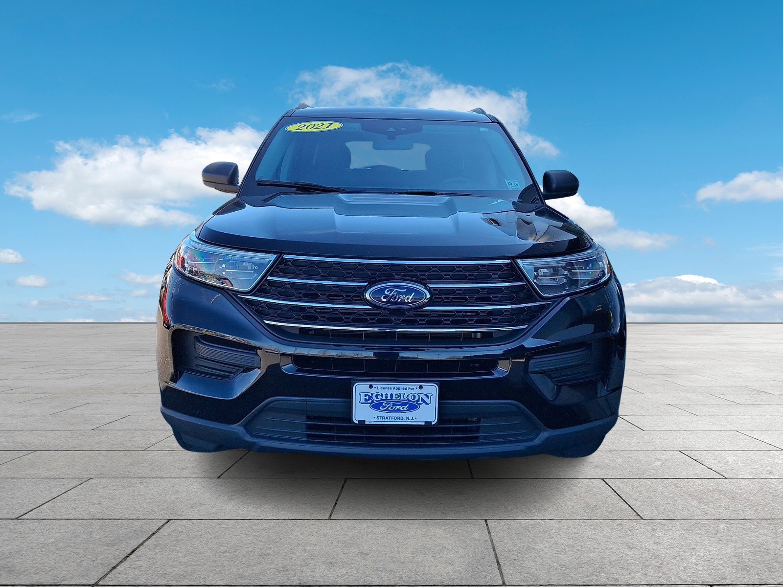 Certified 2021 Ford Explorer XLT image 2