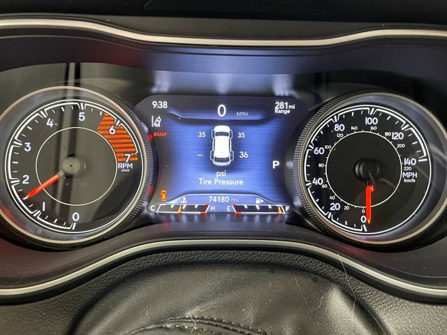 Used 2019 Jeep Cherokee Limited w/ Luxury Group AWD/4WD image 5