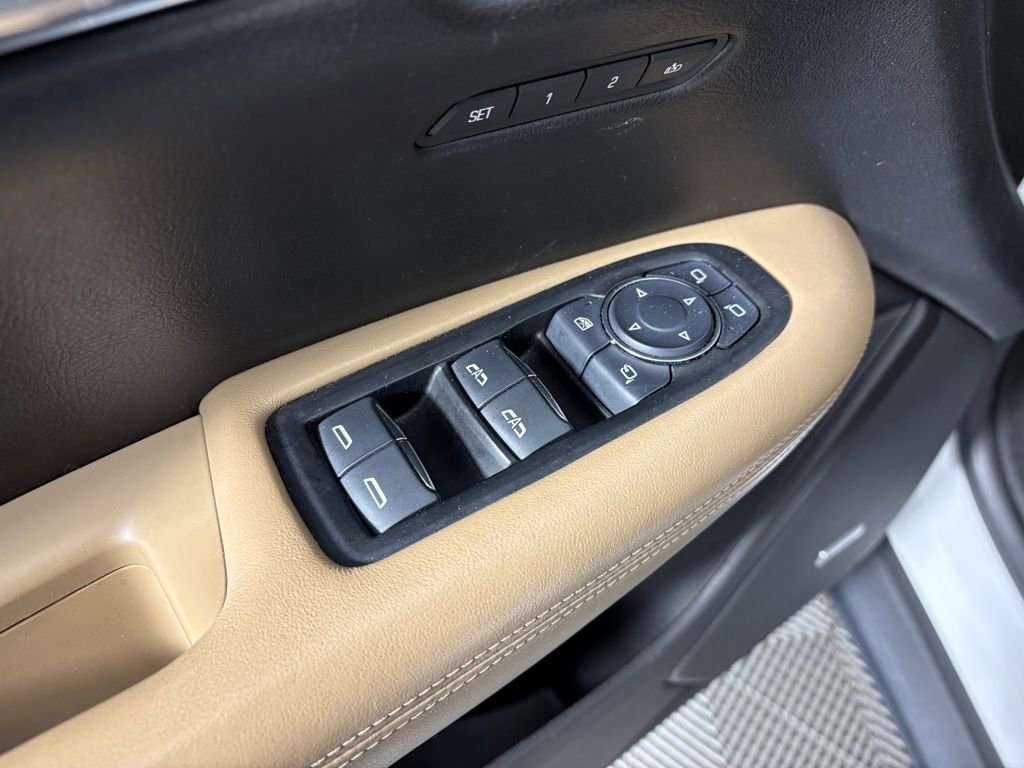 Used 2017 Cadillac XT5 Platinum w/ Driver Assist Package image 14