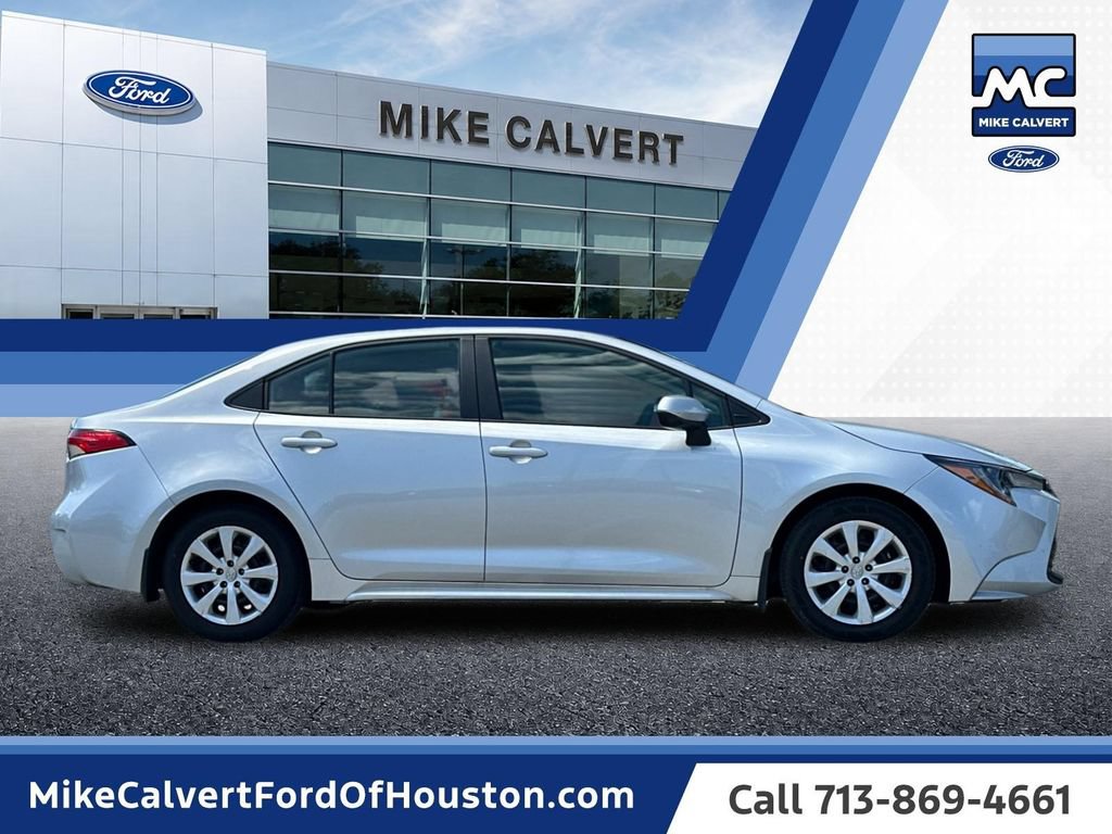 Used 2025 Toyota Corolla LE FWD image 6