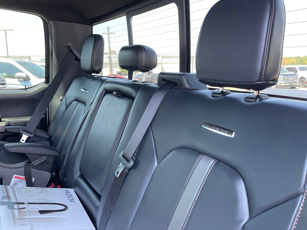 Certified 2022 Ford F250 Platinum w/ FX4 Off-Road Package AWD/4WD image 17