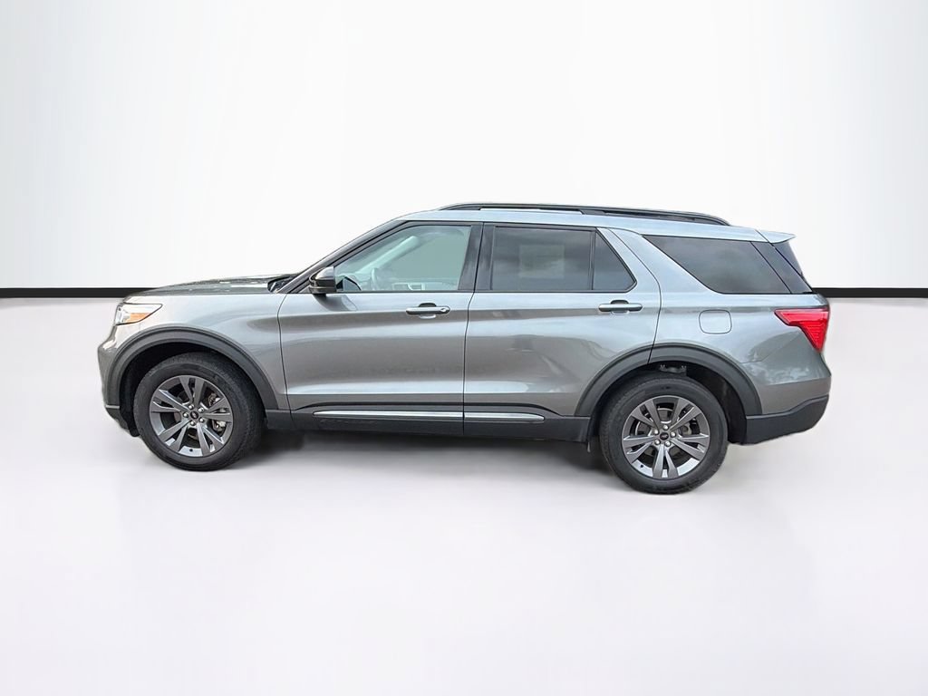 Certified 2024 Ford Explorer XLT w/ Equipment Group 202A AWD/4WD image 8