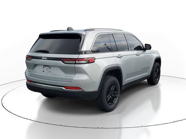 Used 2022 Jeep Grand Cherokee Laredo w/ Luxury Tech Group I AWD/4WD image 3