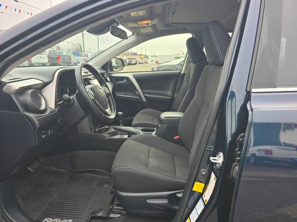 Used 2018 Toyota RAV4 XLE image 9