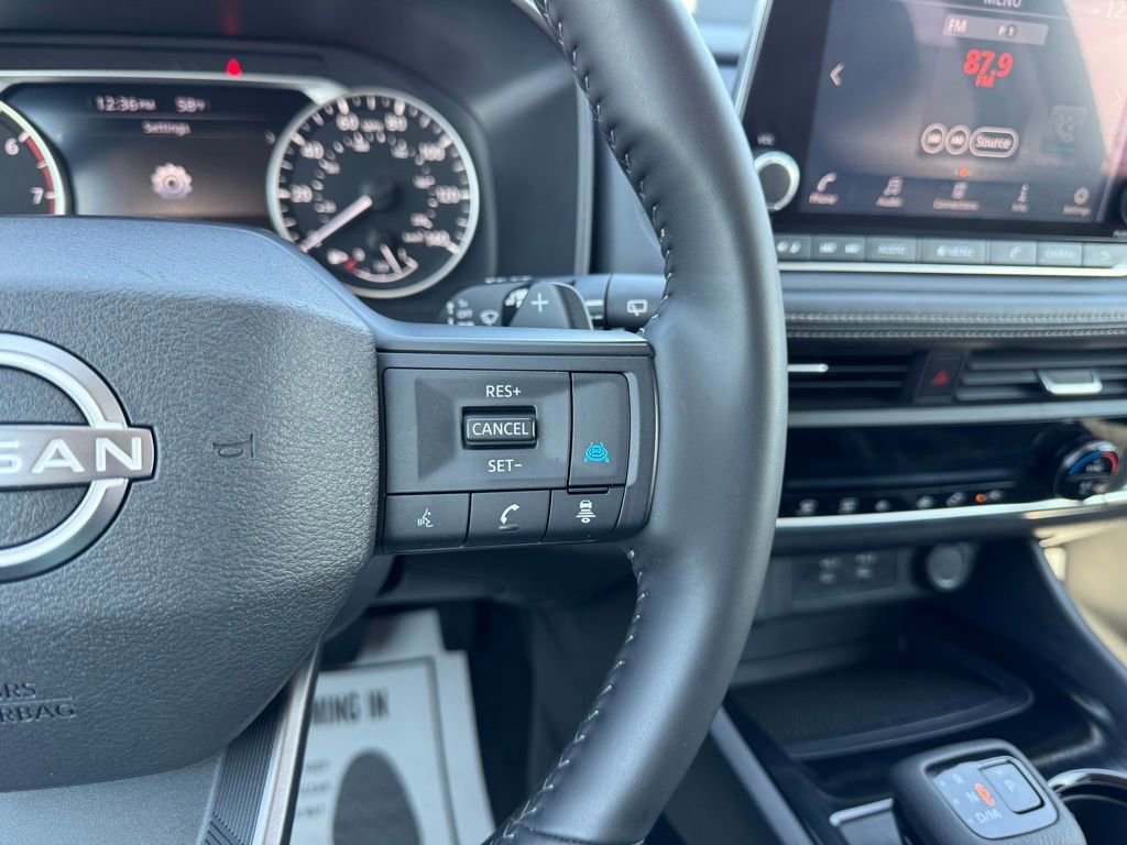 Used 2025 Nissan Rogue SV AWD/4WD image 17