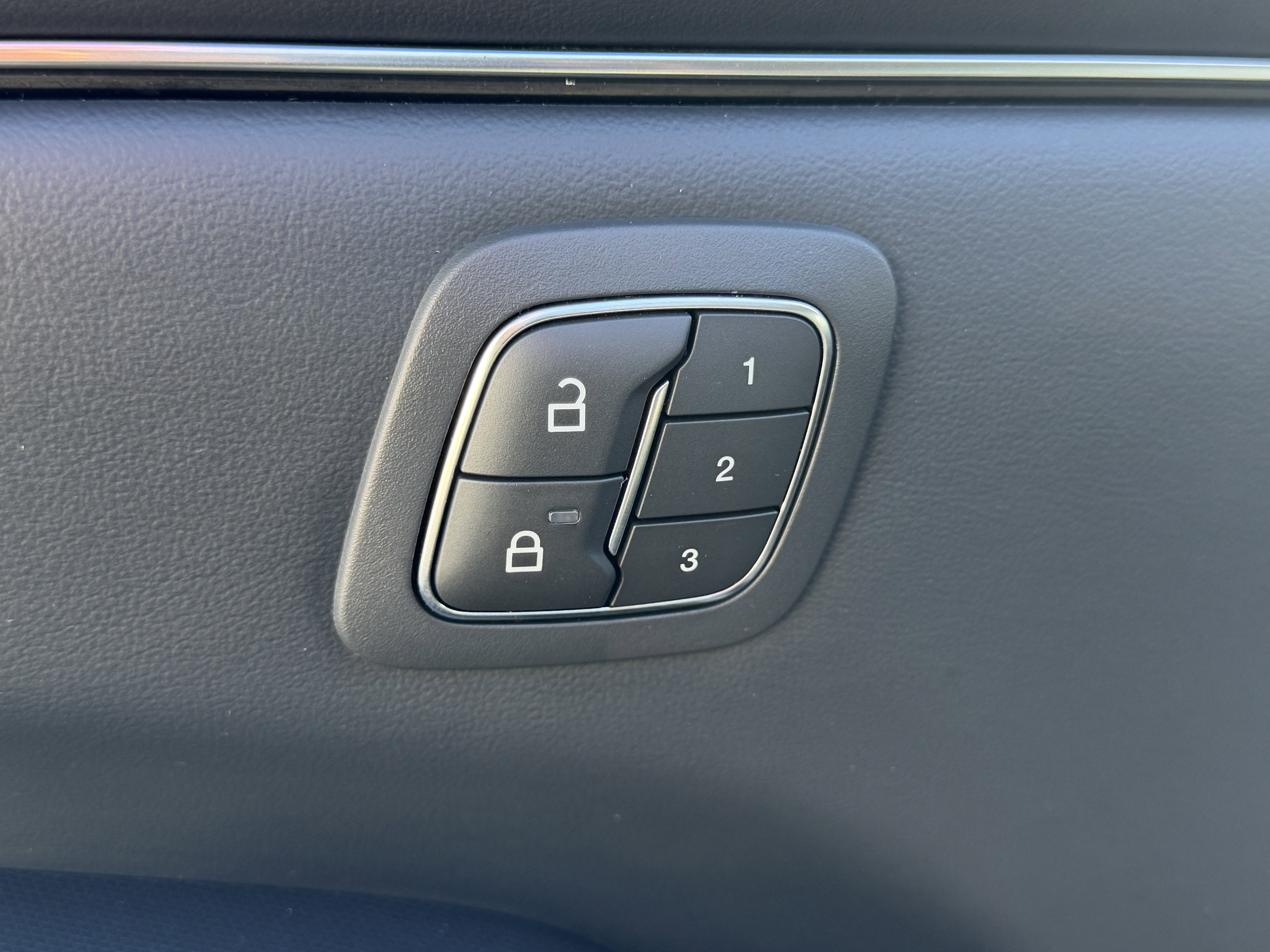 Certified 2022 Ford Mustang Mach-E Select w/ Comfort/Technology Package image 14