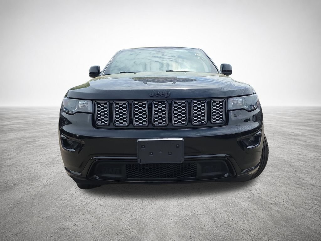 Used 2022 Jeep Grand Cherokee Laredo X AWD/4WD image 3