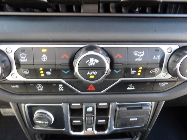 Used 2024 Jeep Wrangler Unlimited Sahara AWD/4WD image 21