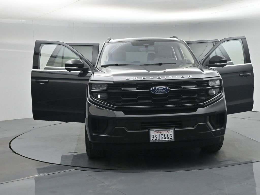 Certified 2025 Ford Expedition Active image 60