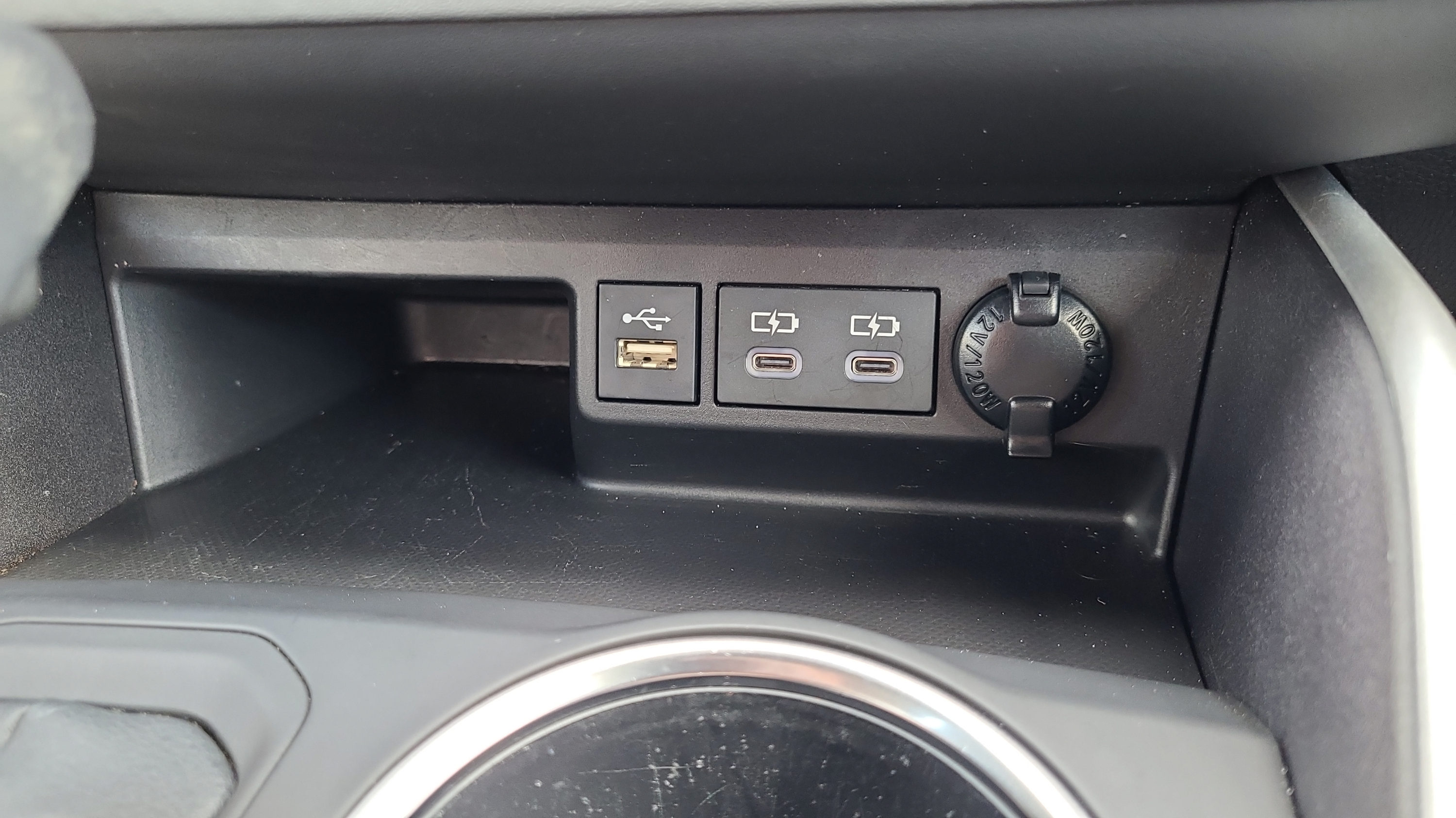 Used 2023 Toyota Highlander XLE AWD/4WD image 28
