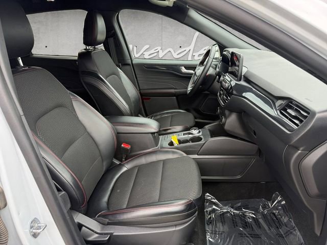 Certified 2025 Ford Escape ST-Line image 24