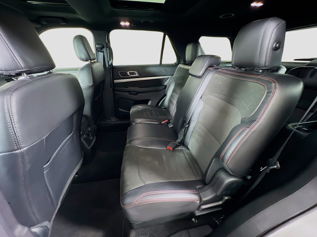 Certified 2018 Ford Explorer XLT w/ Equipment Group 202A AWD/4WD image 23