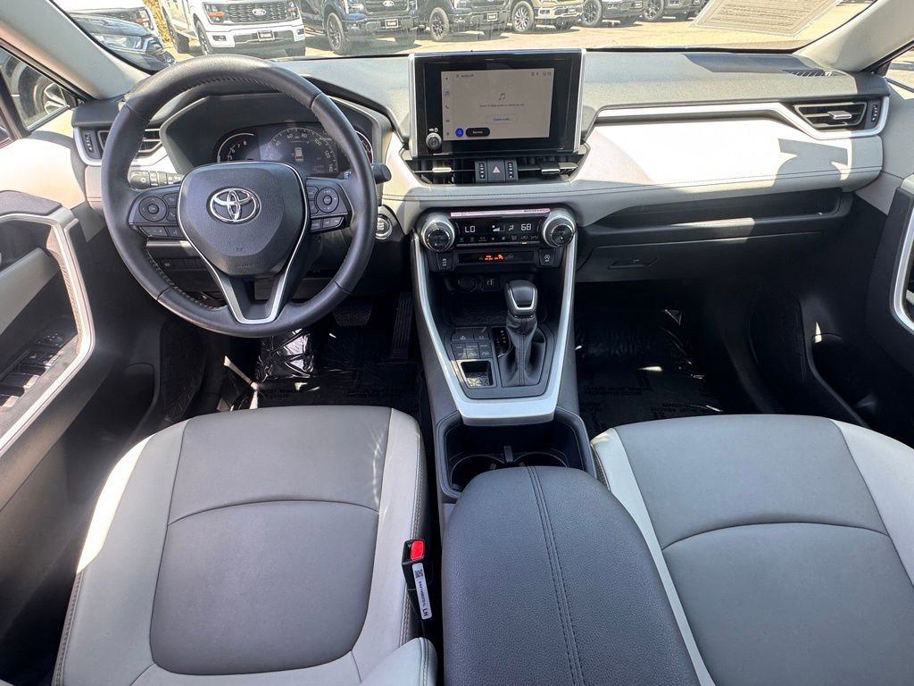 Used 2025 Toyota RAV4 XLE Premium AWD/4WD image 27