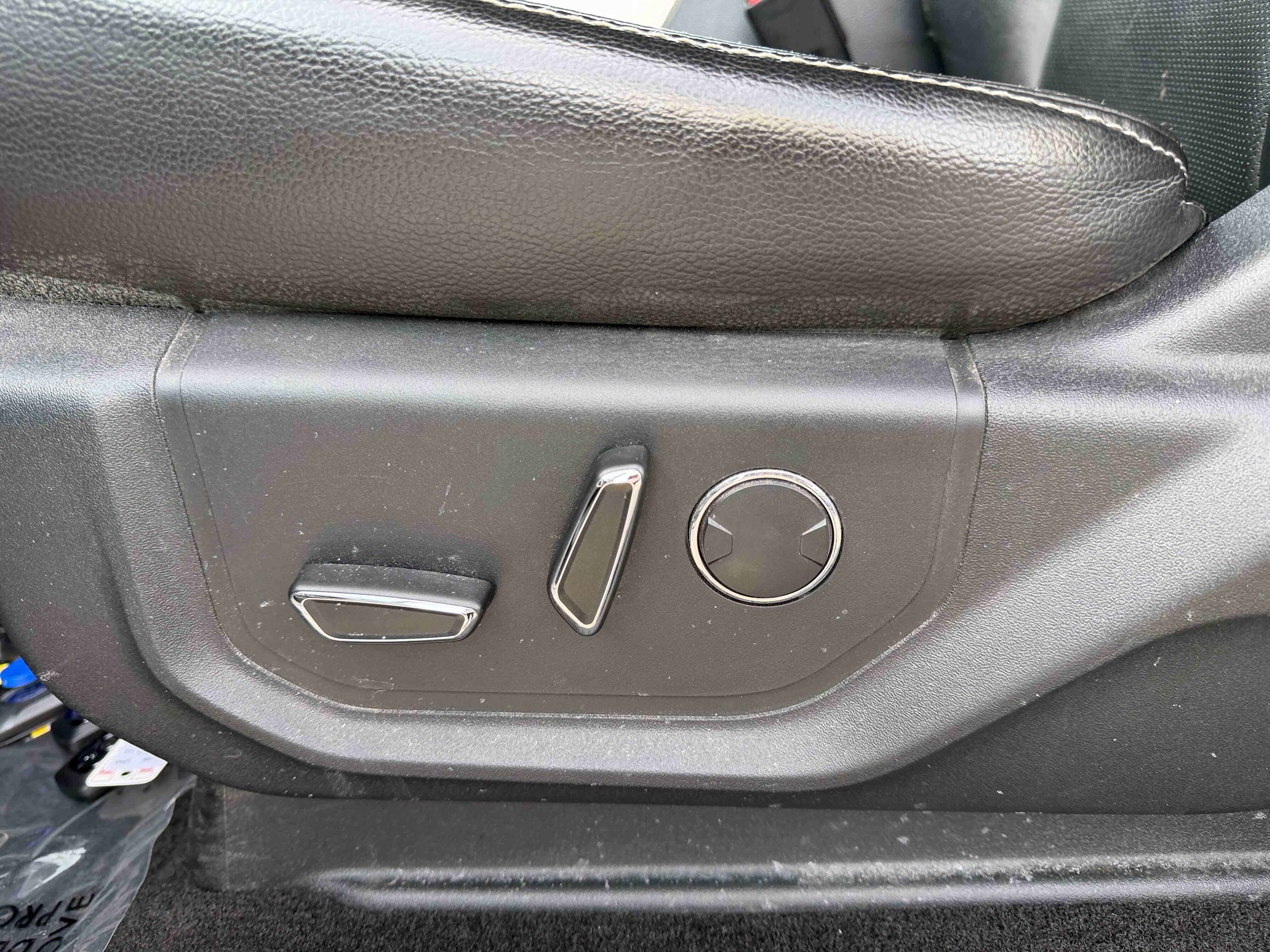 Certified 2017 Ford F350 Lariat w/ Lariat Value Package image 17