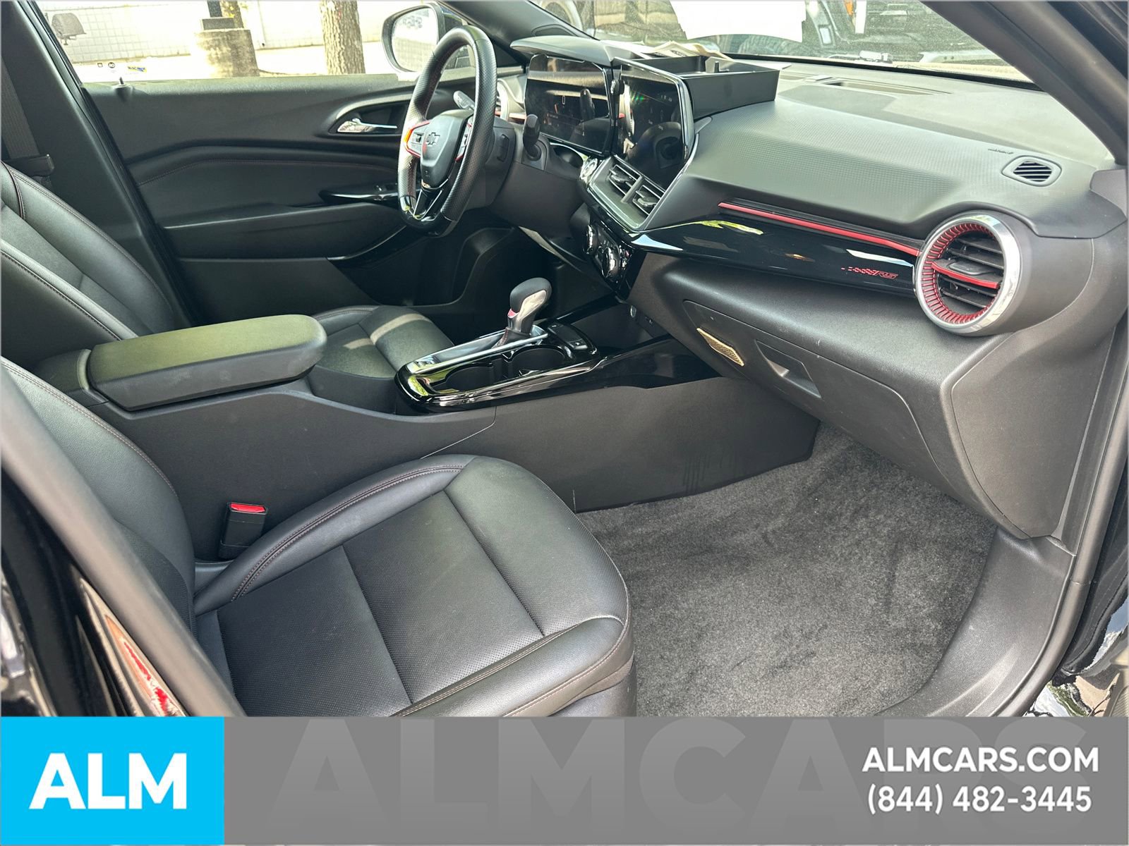 Used 2024 Chevrolet Trax RS FWD image 15