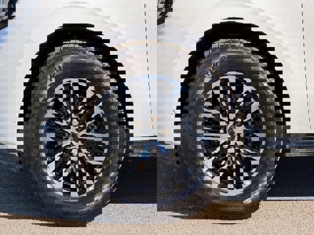 Certified 2025 Ford Expedition Max Platinum image 28