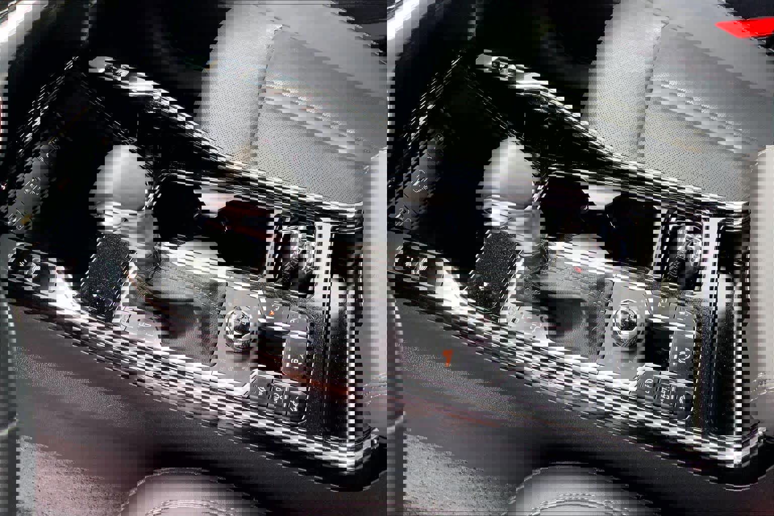 Used 2023 Kia Sorento SX image 16