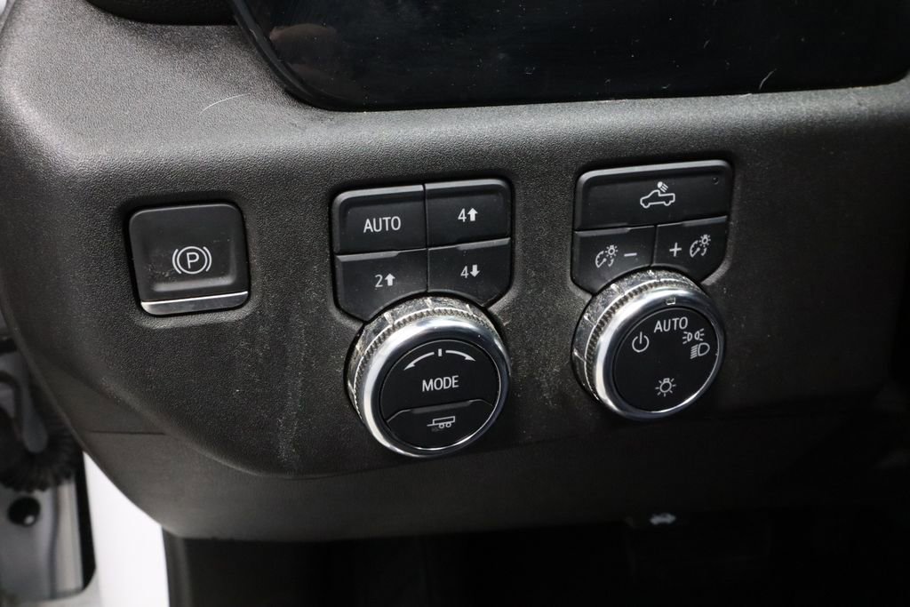 Used 2023 GMC Sierra 1500 SLE image 27