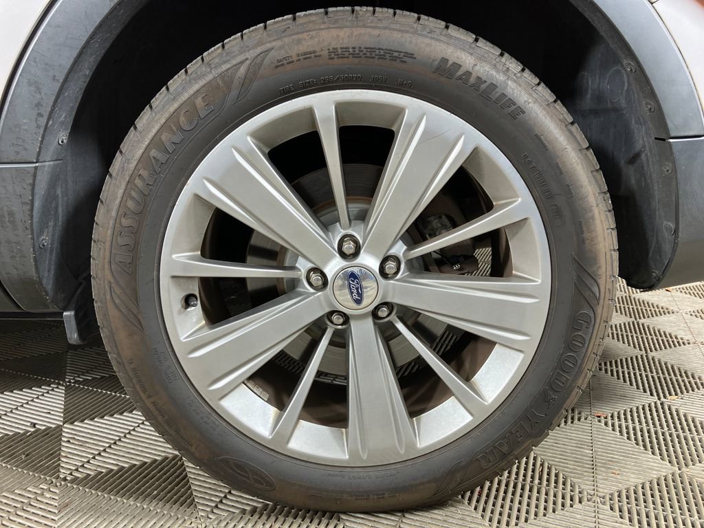 Certified 2018 Ford Explorer Limited w/ Equipment Group 301A image 12