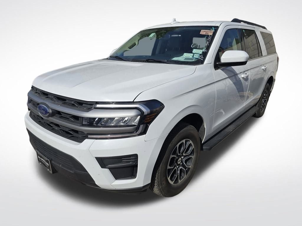Certified 2024 Ford Expedition Max XLT image 5