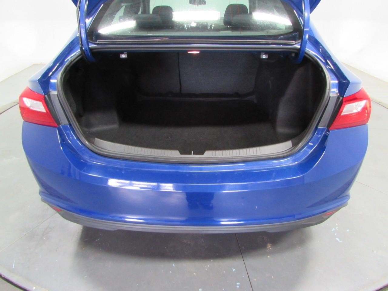 Used 2023 Chevrolet Malibu LT FWD image 11