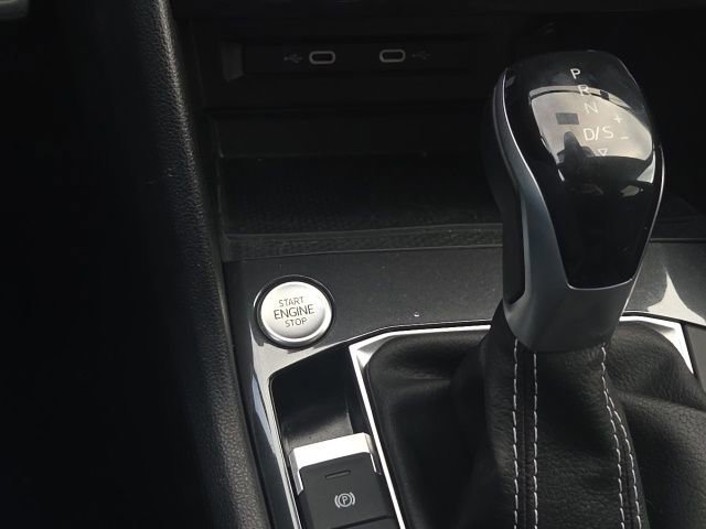 Used 2023 Volkswagen Tiguan SE R-Line AWD/4WD image 47