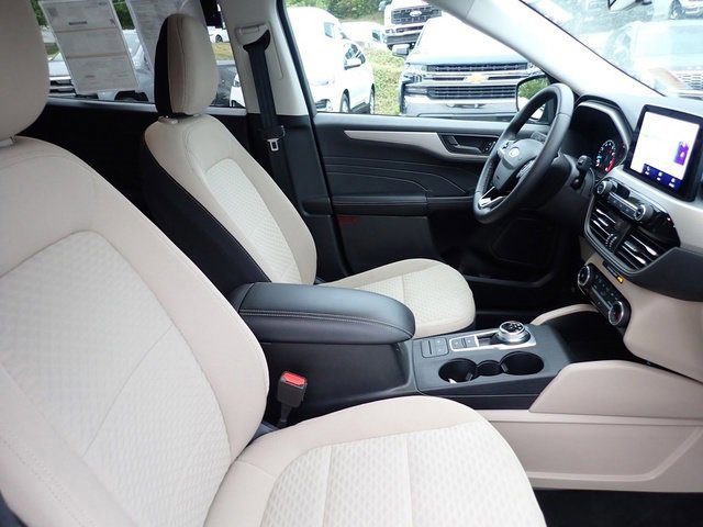 Certified 2022 Ford Escape SE w/ Cold Weather Package image 11