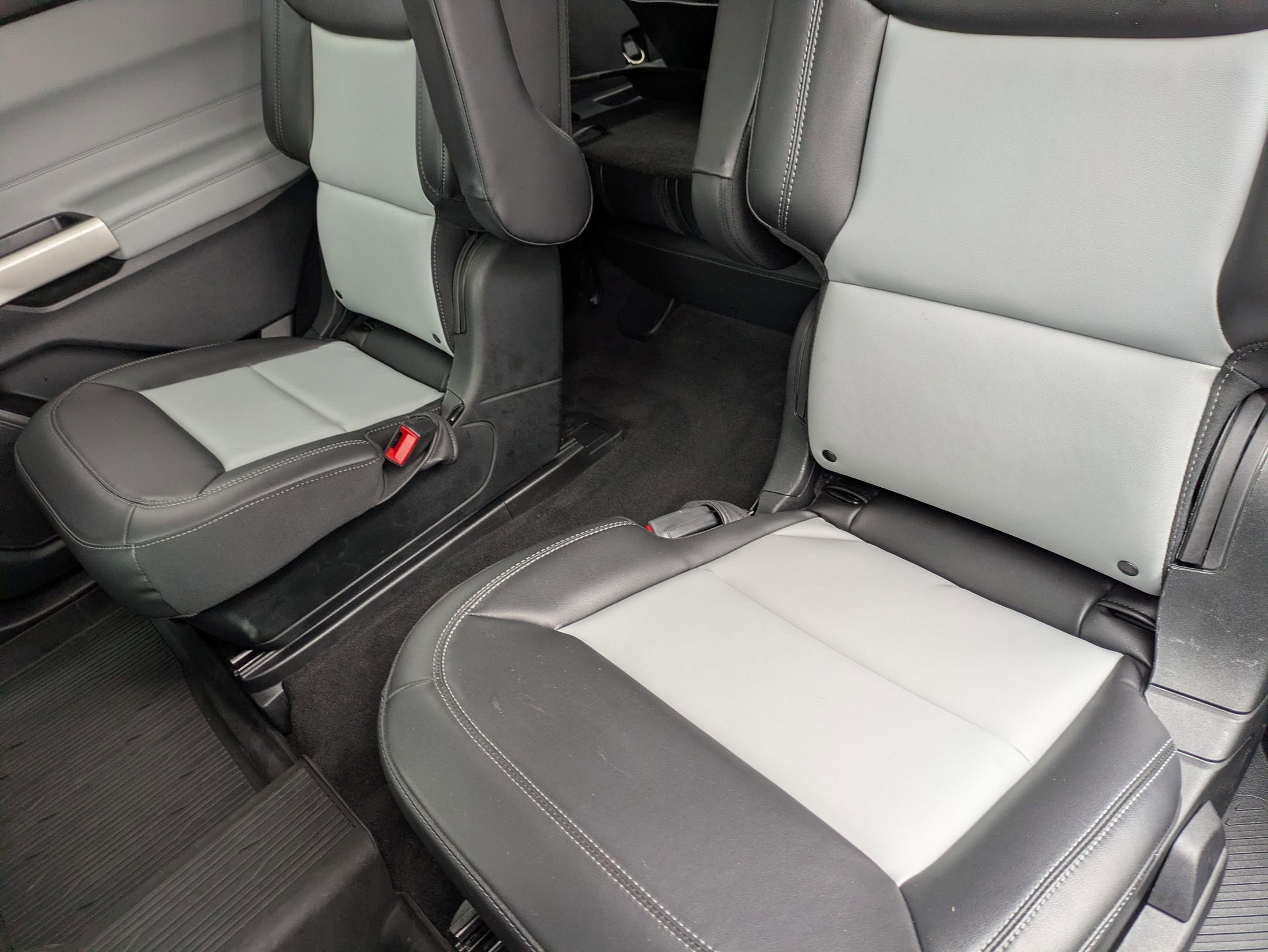 Certified 2022 Ford Explorer XLT w/ Equipment Group 202A image 30