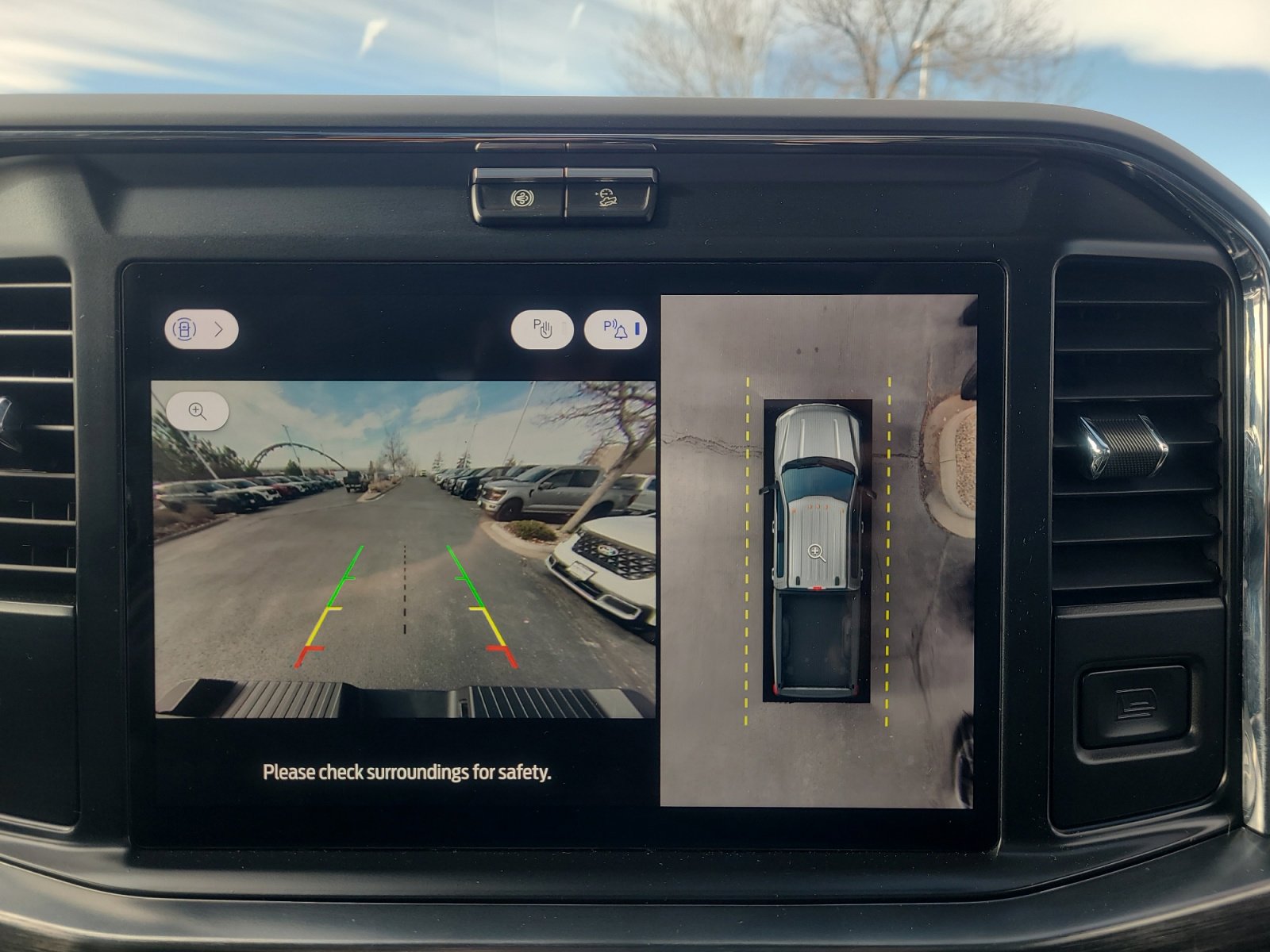 Certified 2025 Ford F350 Lariat w/ Black Appearance Package image 29