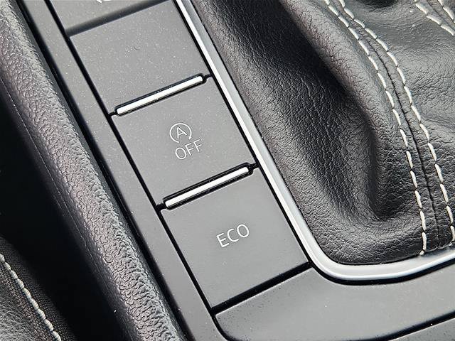 Used 2025 Volkswagen Jetta SE FWD image 23