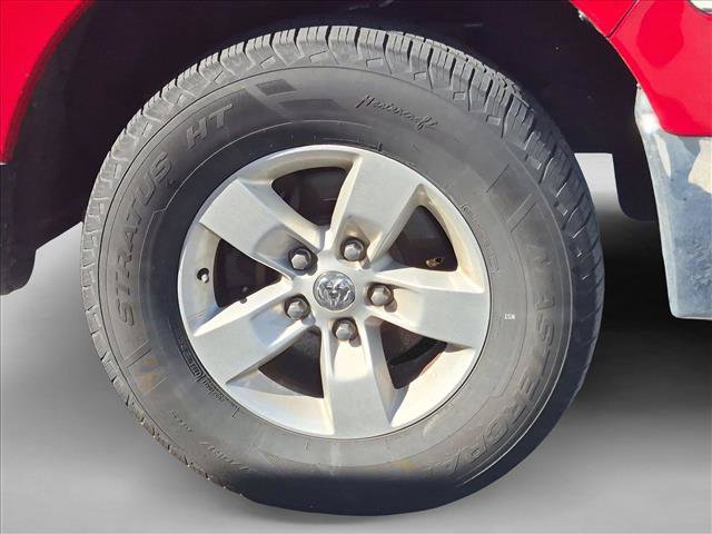 Used 2019 RAM 1500 Classic SLT w/ Luxury Group AWD/4WD image 4