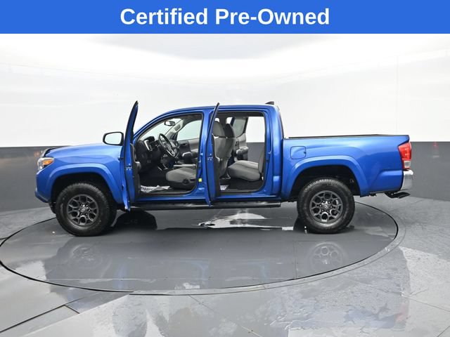 Used 2017 Toyota Tacoma SR5 w/ Exterior Package AWD/4WD image 29
