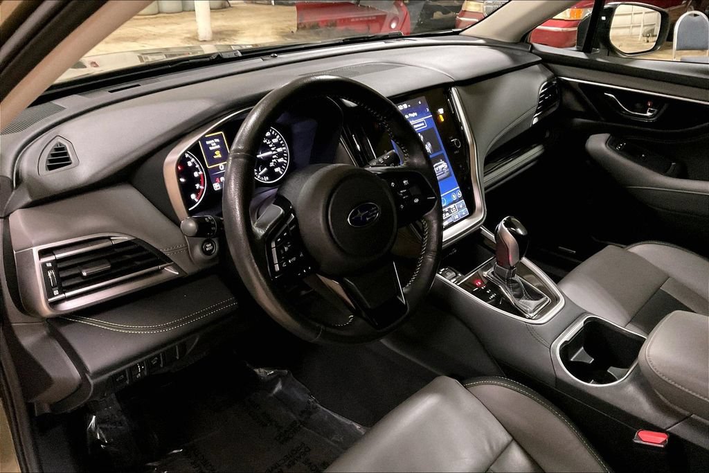Used 2025 Subaru Outback Onyx Edition AWD/4WD image 13