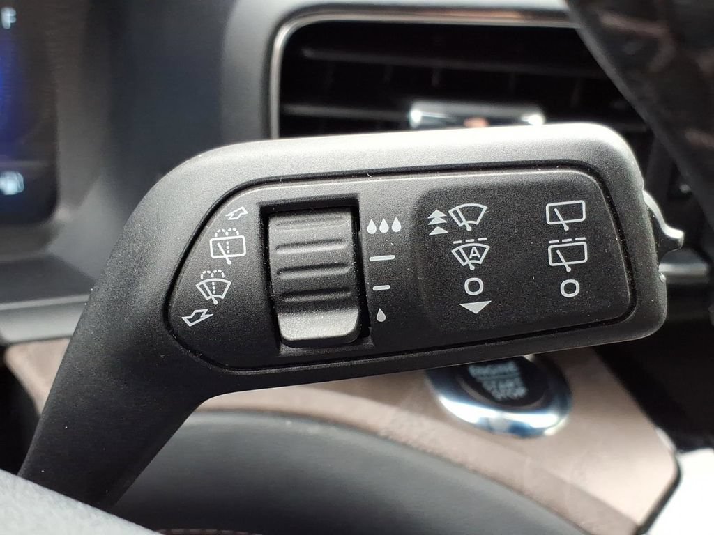 Certified 2023 Ford Explorer Platinum w/ Equipment Group 601A AWD/4WD image 28