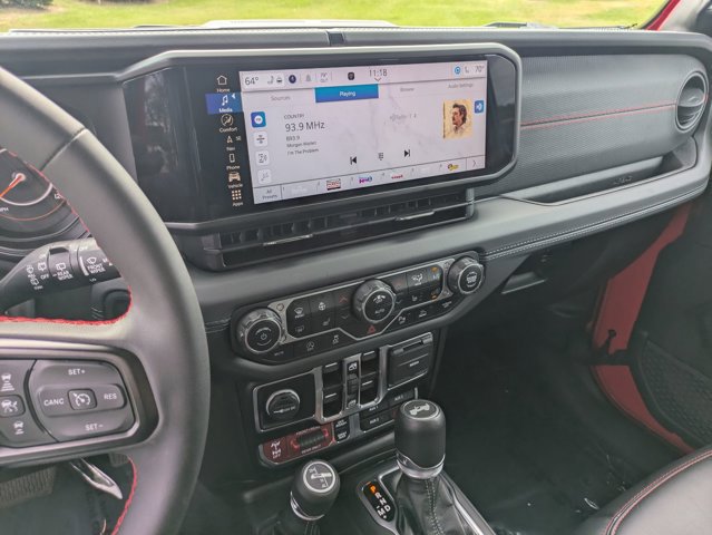 Used 2024 Jeep Wrangler Unlimited Rubicon w/ Technology Group image 20