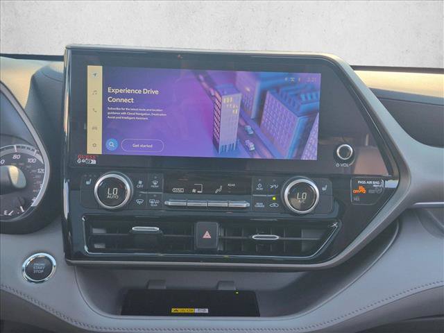Used 2023 Toyota Highlander FWD image 15