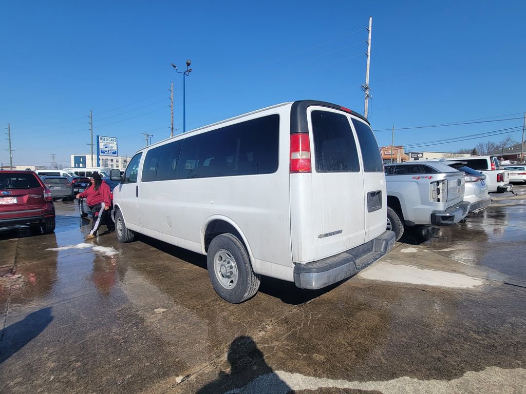 Used 2017 Chevrolet Express 3500 LT w/ LT Preferred Equipment Group image 15