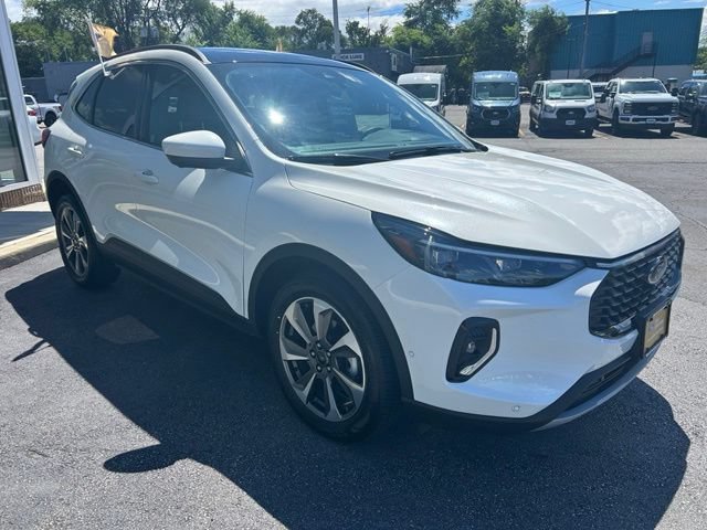 Certified 2023 Ford Escape Platinum w/ Premium Technology Package AWD/4WD image 11
