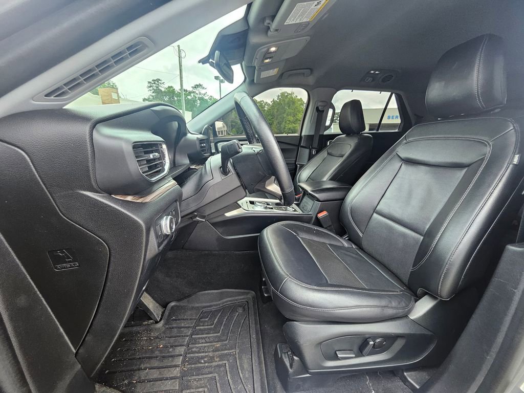 Certified 2022 Ford Explorer Limited AWD/4WD image 4