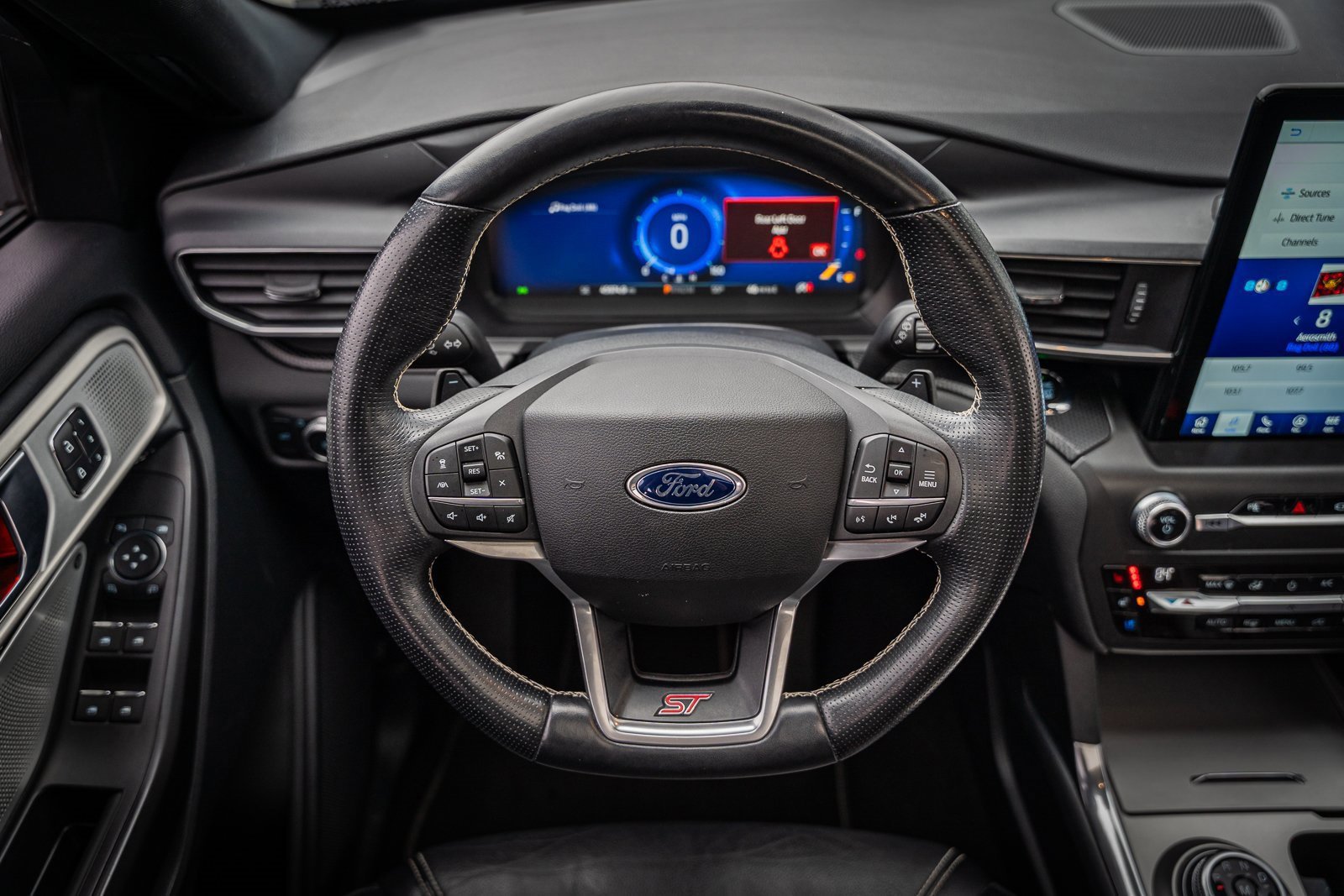 Certified 2020 Ford Explorer ST w/ Premium Technology Package image 30